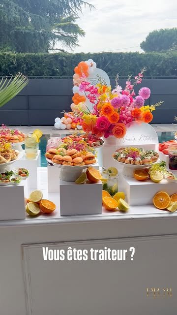 Buffet de fruits et pâtisseries en extérieur - Présentoir Buffet 31 Toulouse